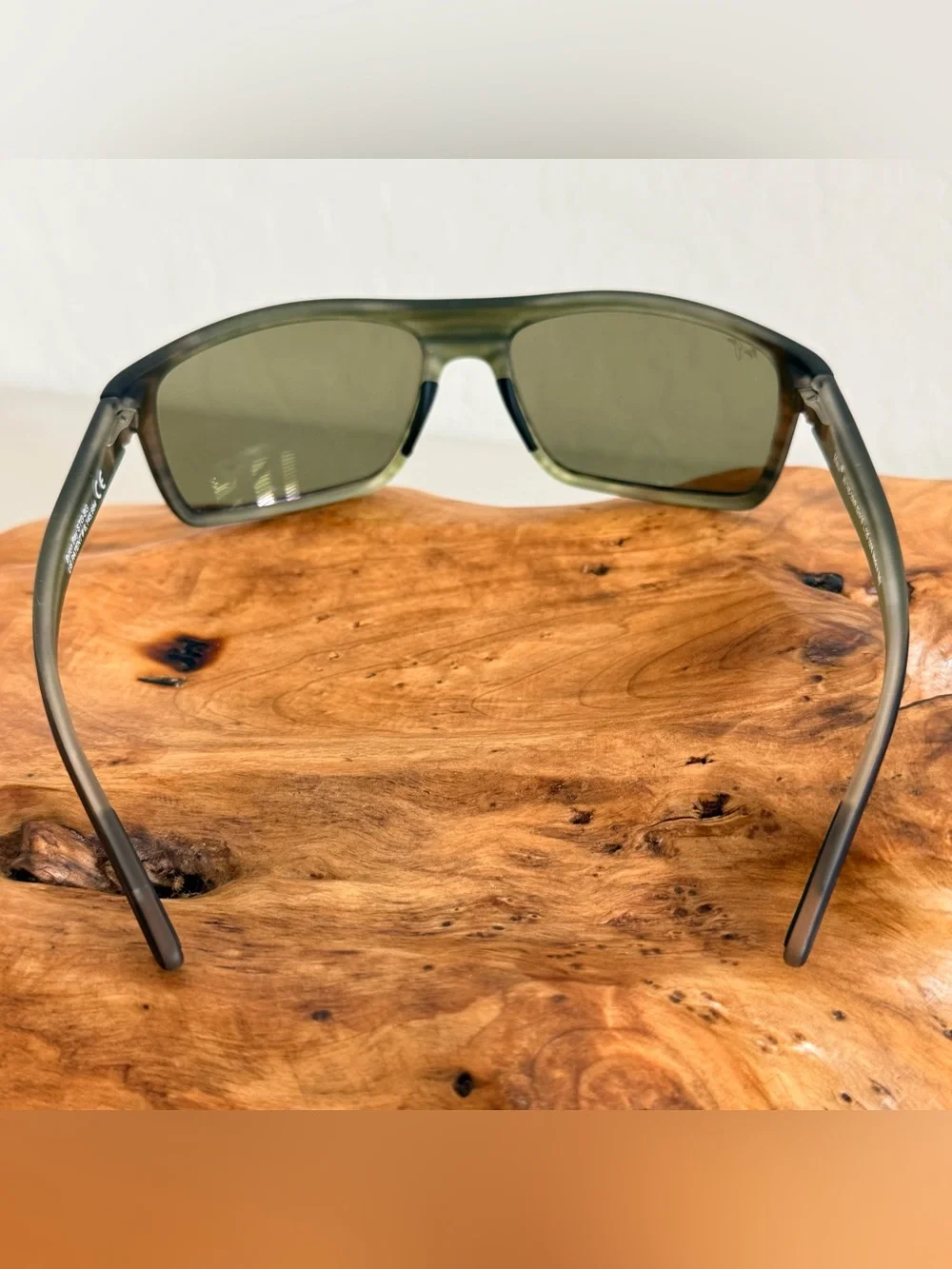 MAUI JIM BYRON BAY MJ 746-15MR MATTE GREEN STRIPE HT POLARIZED SUNGLASSES